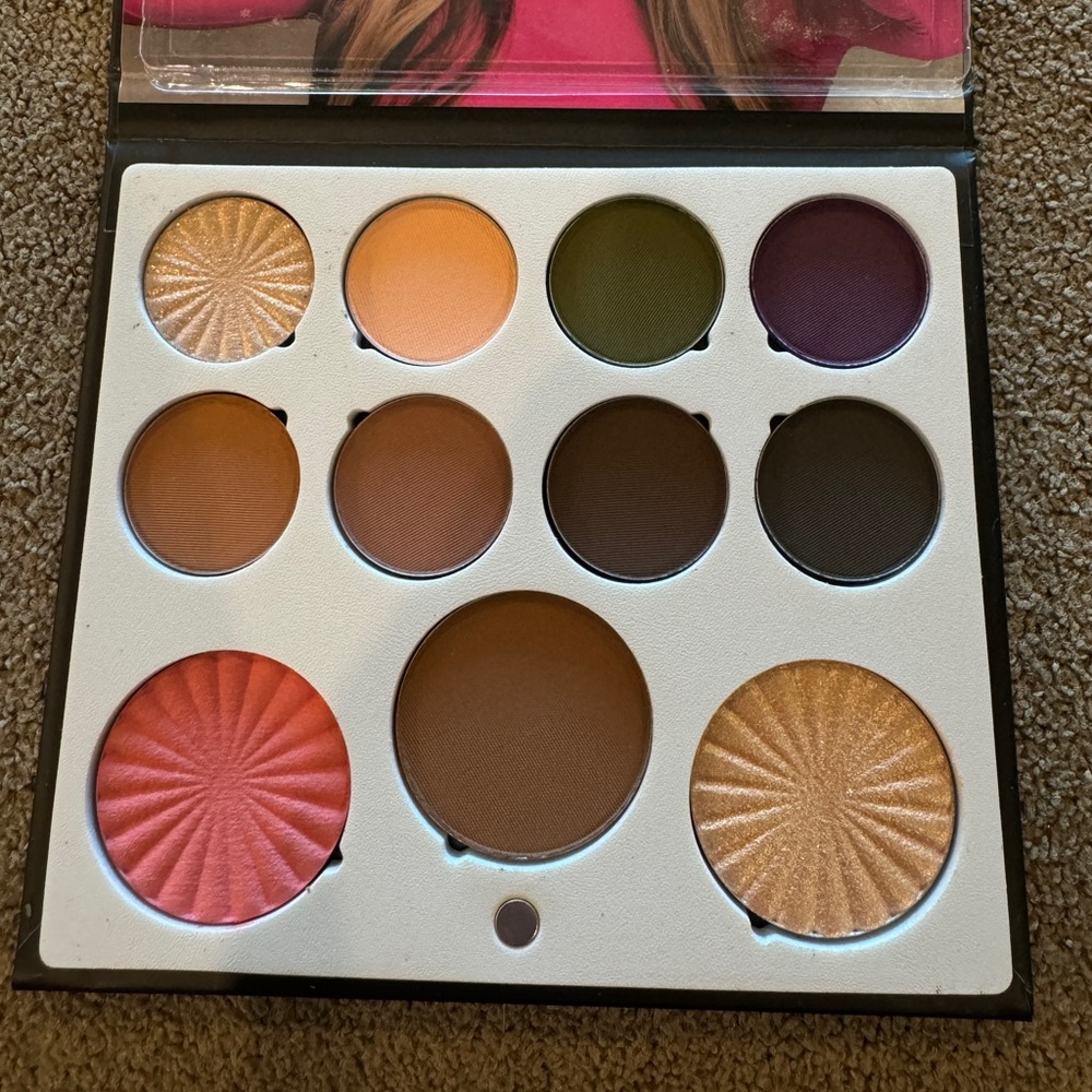OFRA X HOT MESS MOMMA Mini Mix Palette